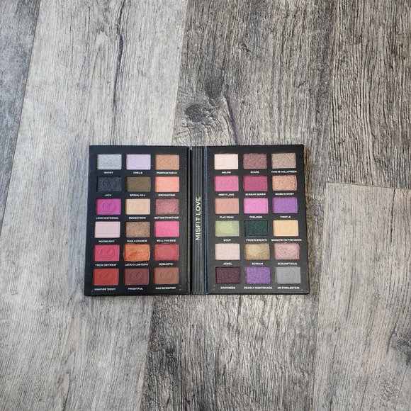 Makeup Revolution The Nightmare Before Christmas Sally Palette - Picture 2 of 5